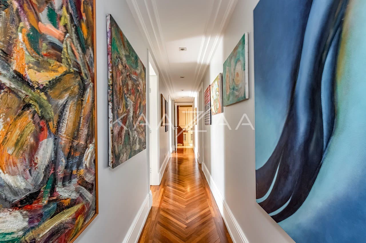 Um living amplo e bem arejado, perfeito para receber. Apartamento no Jardim Paulista. - Foto 10