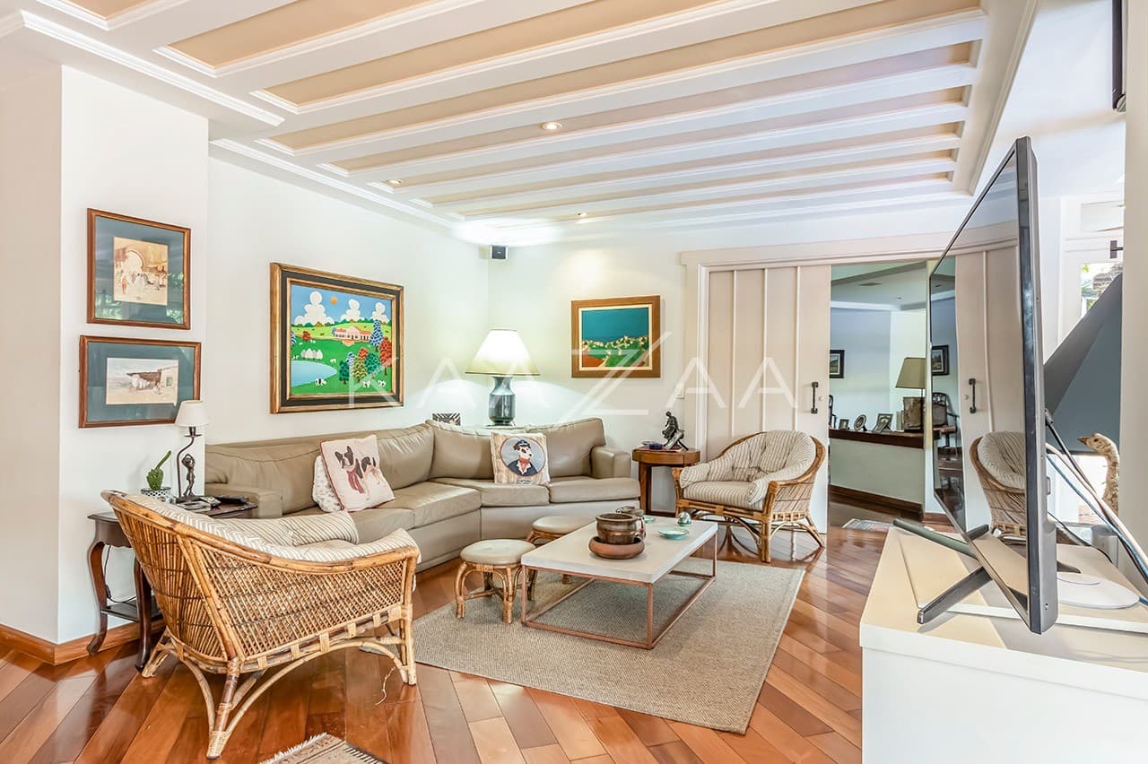 Casa com ares provençais ao lado da praça Panamericana, no Alto de Pinheiros. - Foto 10