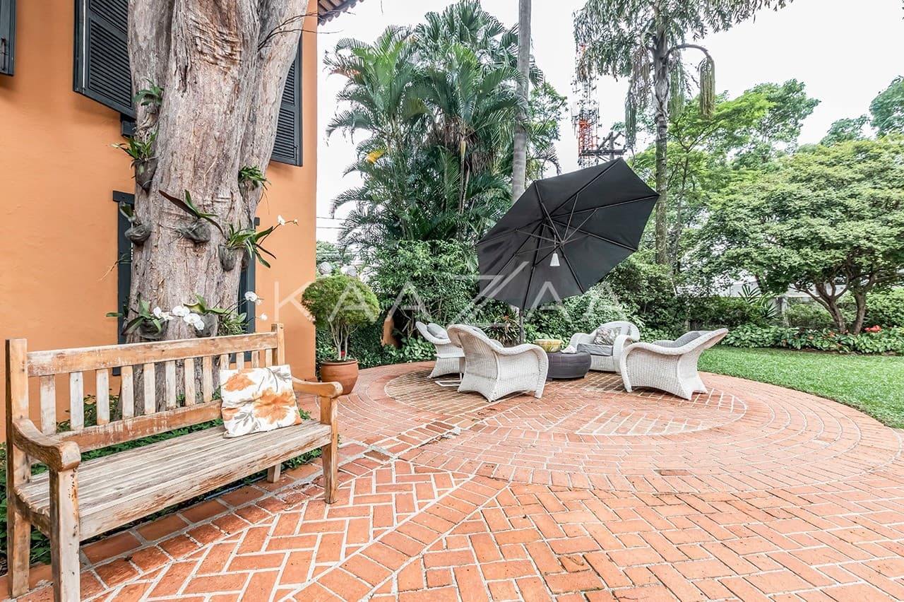 Casa com ares provençais ao lado da praça Panamericana, no Alto de Pinheiros. - Foto 7