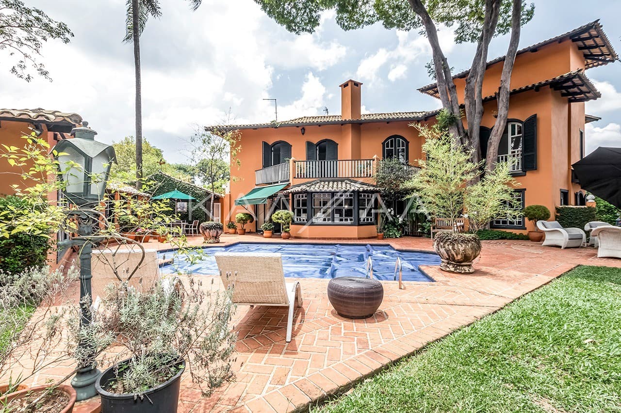 Casa com ares provençais ao lado da praça Panamericana, no Alto de Pinheiros. - Foto 8