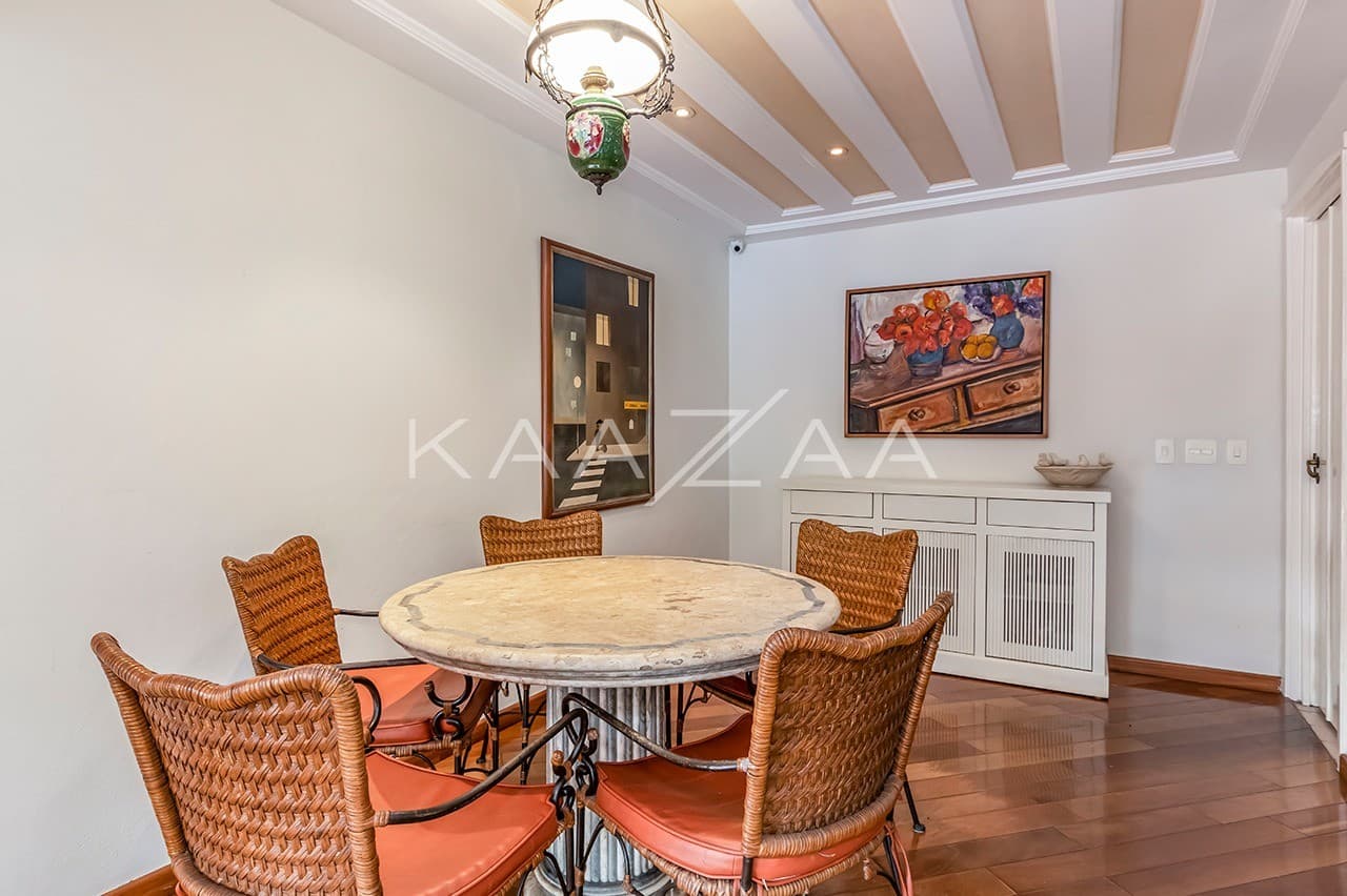 Casa com ares provençais ao lado da praça Panamericana, no Alto de Pinheiros. - Foto 17