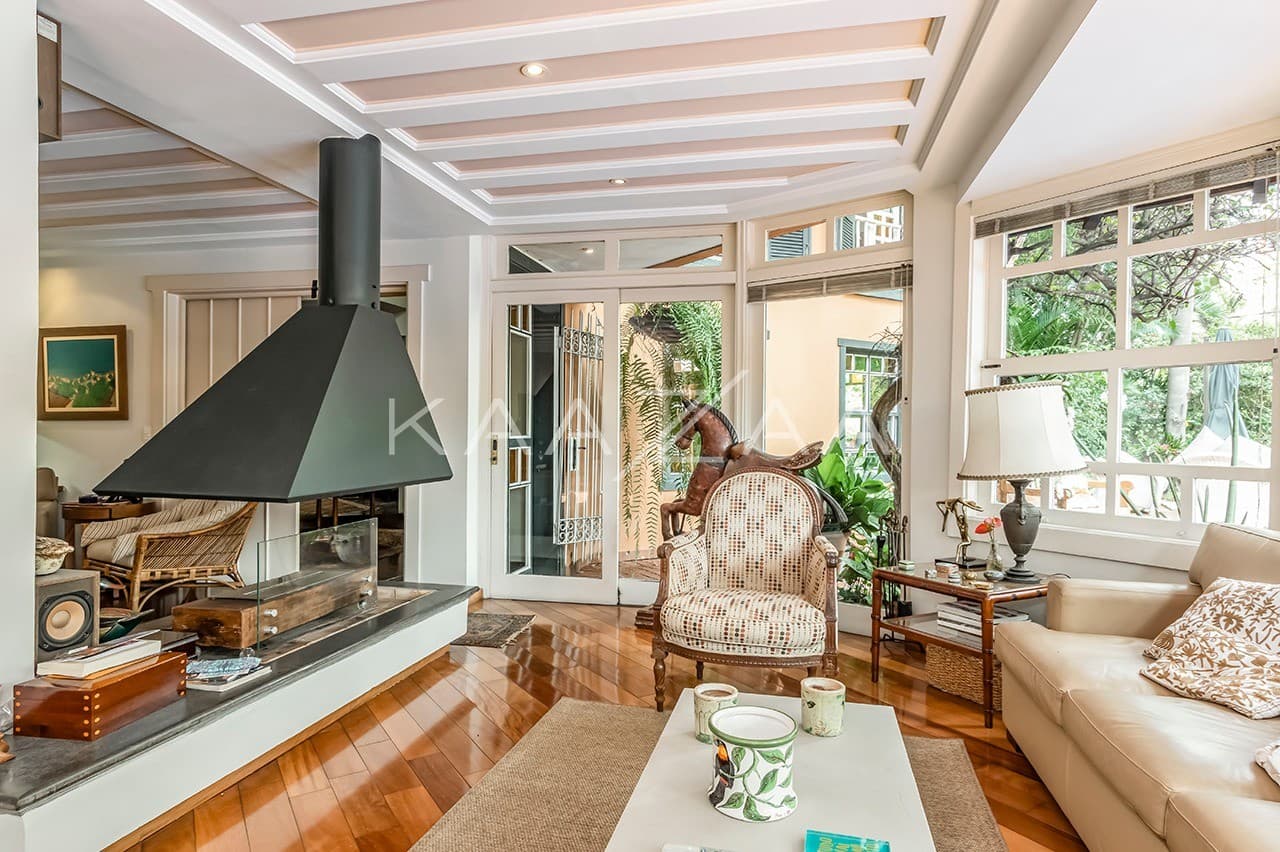 Casa com ares provençais ao lado da praça Panamericana, no Alto de Pinheiros. - Foto 11