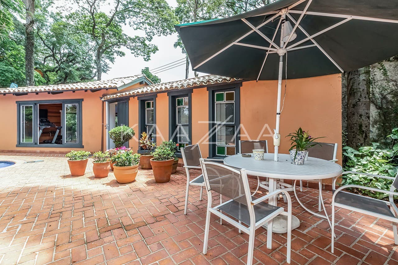 Casa com ares provençais ao lado da praça Panamericana, no Alto de Pinheiros. - Foto 6