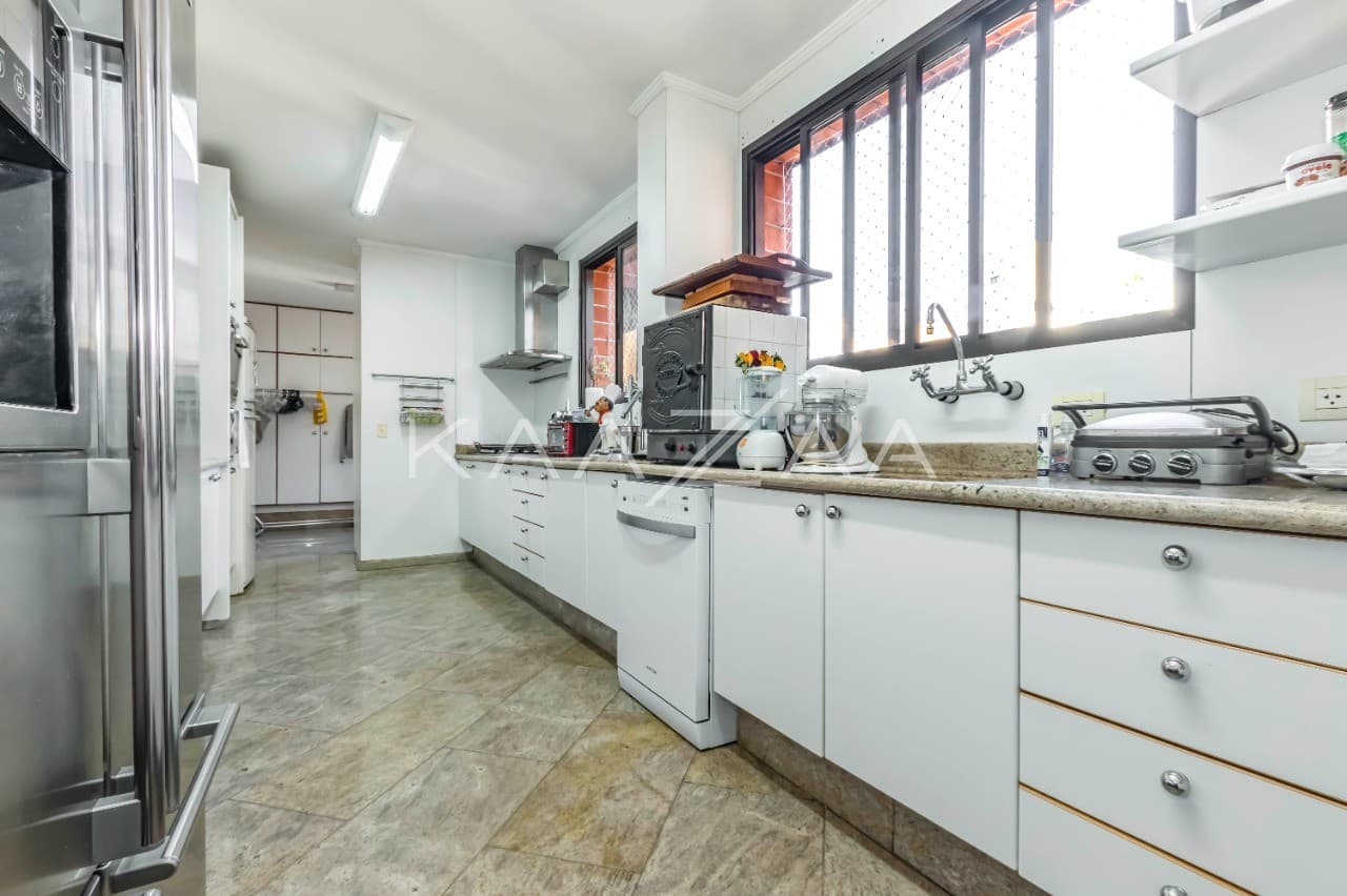 Cobertura ampla, repleta de luz natural e bom gosto. Perto no Ibirapuera, em Moema. - Foto 22