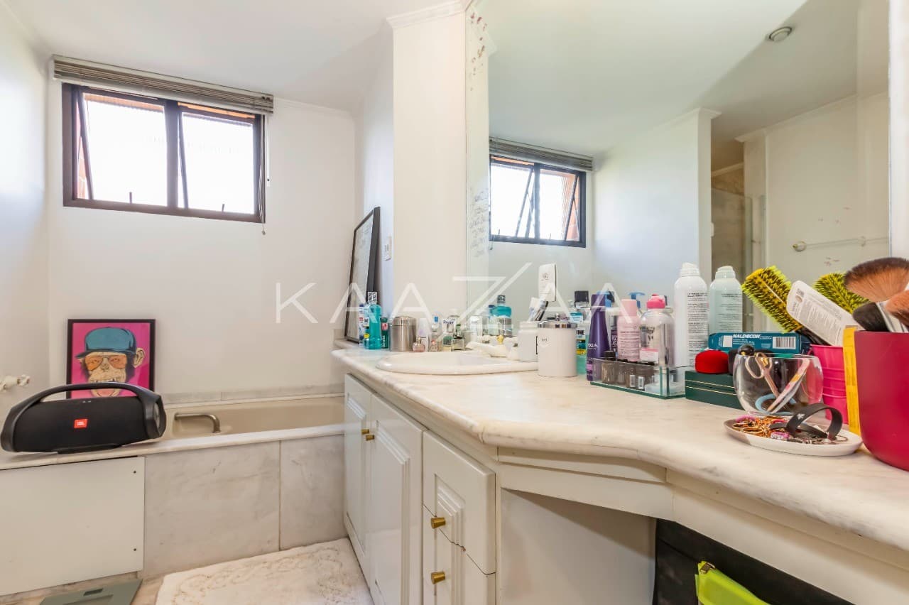 Cobertura ampla, repleta de luz natural e bom gosto. Perto no Ibirapuera, em Moema. - Foto 31