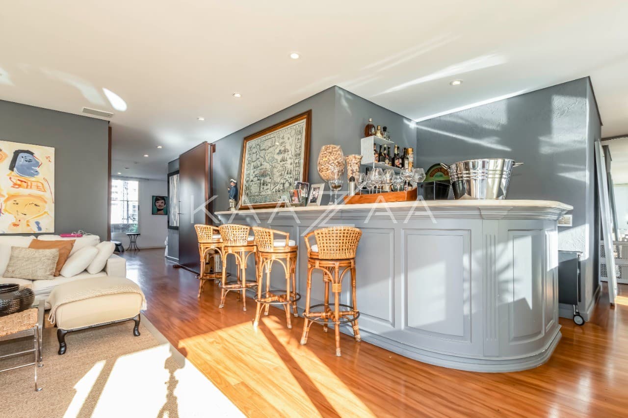 Cobertura ampla, repleta de luz natural e bom gosto. Perto no Ibirapuera, em Moema. - Foto 7