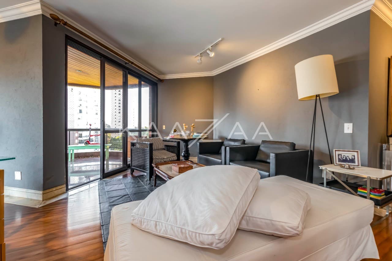 Cobertura ampla, repleta de luz natural e bom gosto. Perto no Ibirapuera, em Moema. - Foto 17