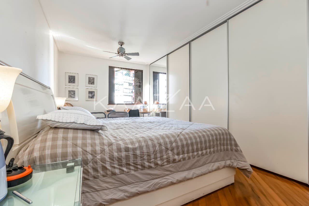 Cobertura ampla, repleta de luz natural e bom gosto. Perto no Ibirapuera, em Moema. - Foto 24