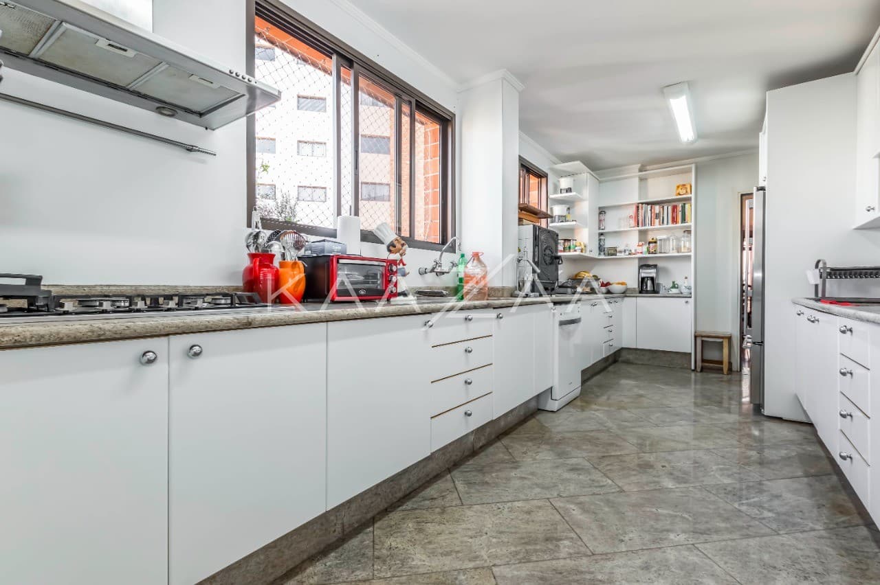 Cobertura ampla, repleta de luz natural e bom gosto. Perto no Ibirapuera, em Moema. - Foto 23