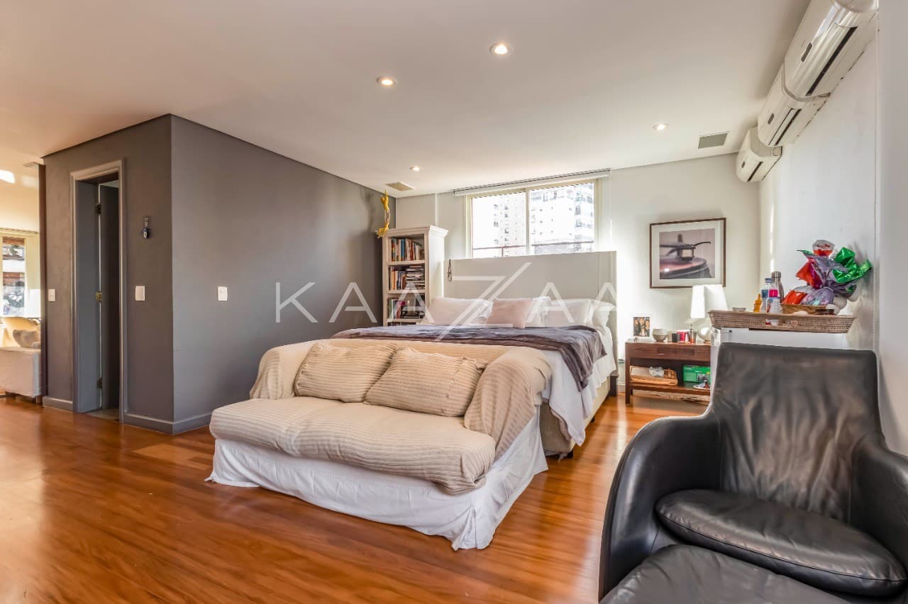 Cobertura ampla, repleta de luz natural e bom gosto. Perto no Ibirapuera, em Moema. - Foto 29