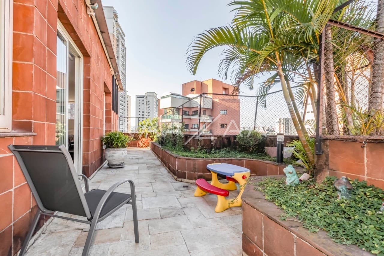 Cobertura ampla, repleta de luz natural e bom gosto. Perto no Ibirapuera, em Moema. - Foto 4