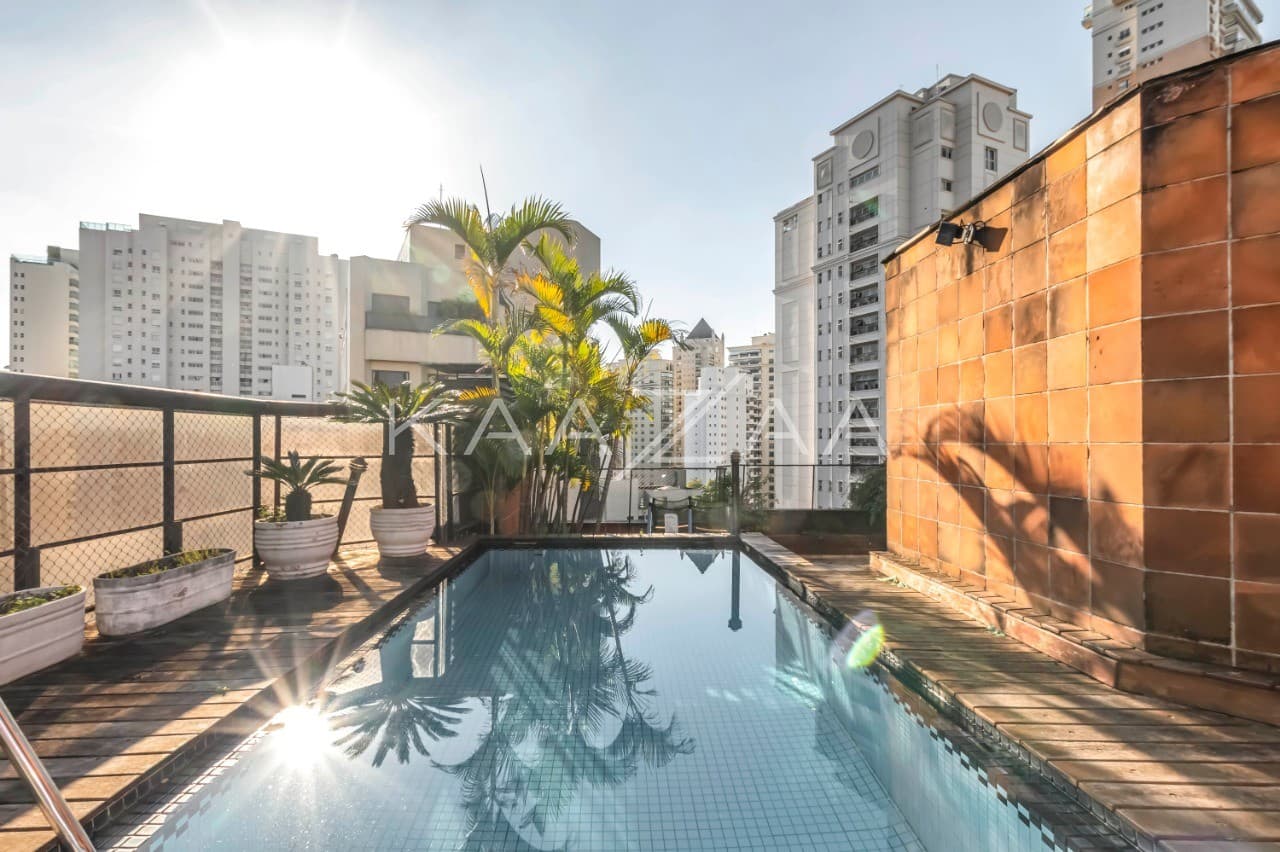 Cobertura ampla, repleta de luz natural e bom gosto. Perto no Ibirapuera, em Moema. - Foto 2