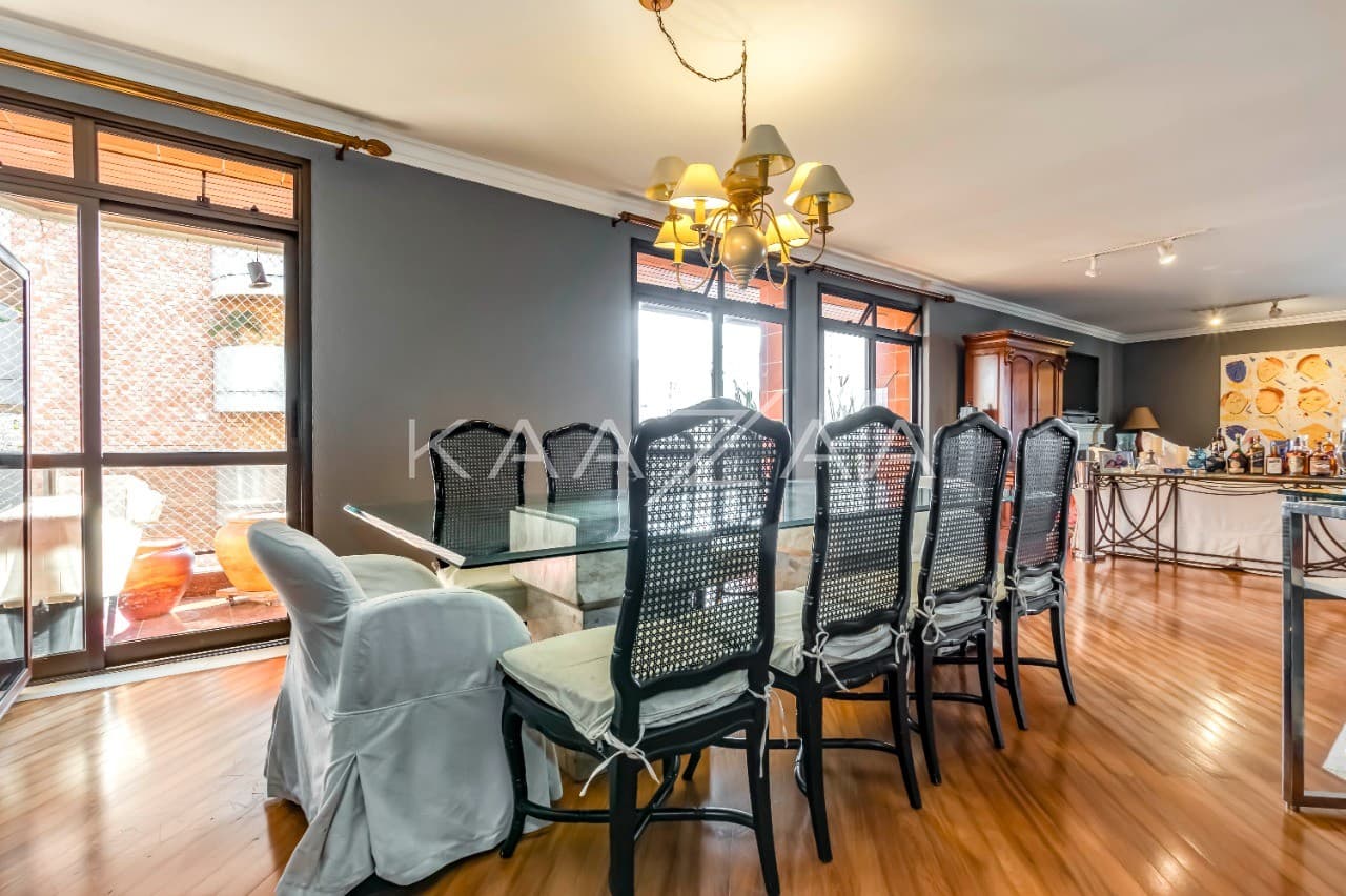 Cobertura ampla, repleta de luz natural e bom gosto. Perto no Ibirapuera, em Moema. - Foto 19