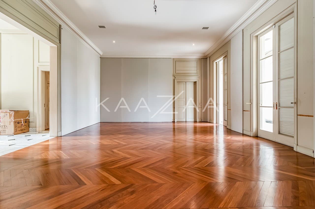 Casa exuberante com jardim e vista verde infinita. Em rua sossegada no Real Parque. - Foto 6