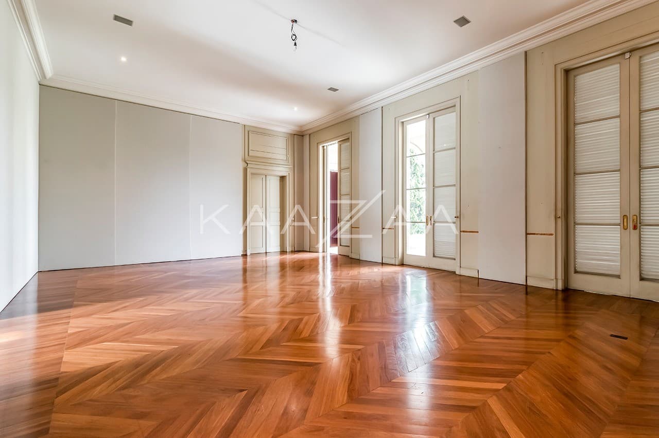 Casa exuberante com jardim e vista verde infinita. Em rua sossegada no Real Parque. - Foto 5