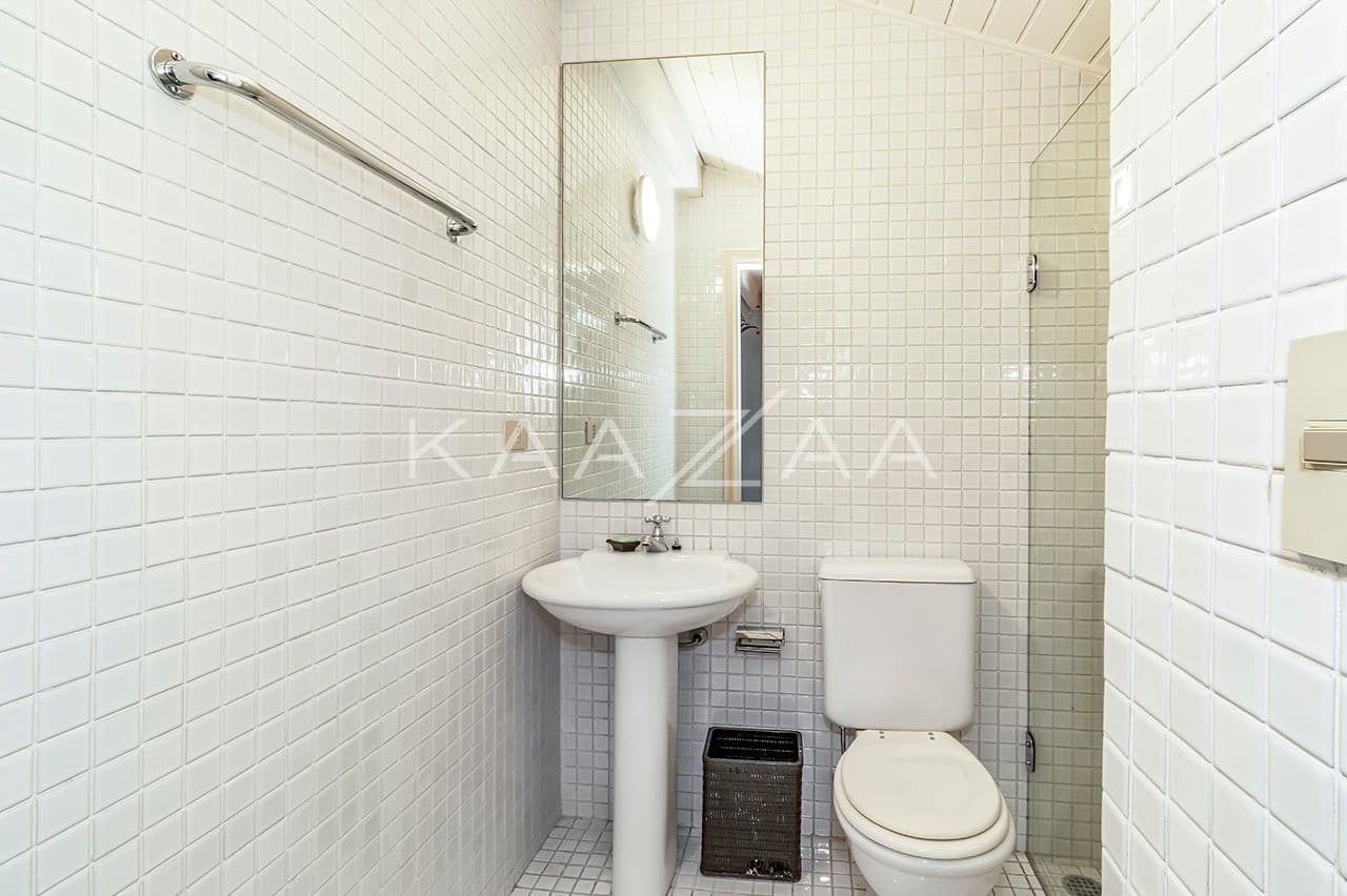 Casa exuberante com jardim e vista verde infinita. Em rua sossegada no Real Parque. - Foto 35