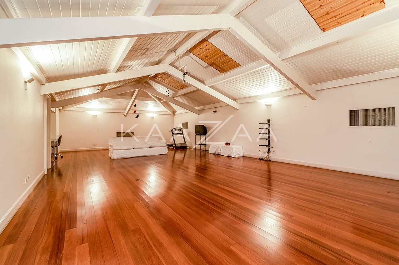 Casa exuberante com jardim e vista verde infinita. Em rua sossegada no Real Parque. - Foto 36