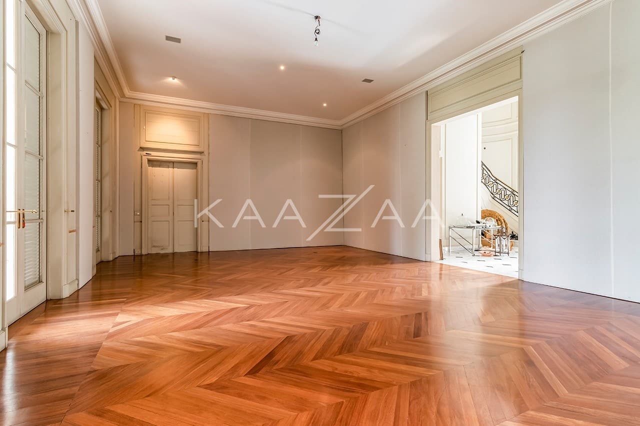 Casa exuberante com jardim e vista verde infinita. Em rua sossegada no Real Parque. - Foto 8