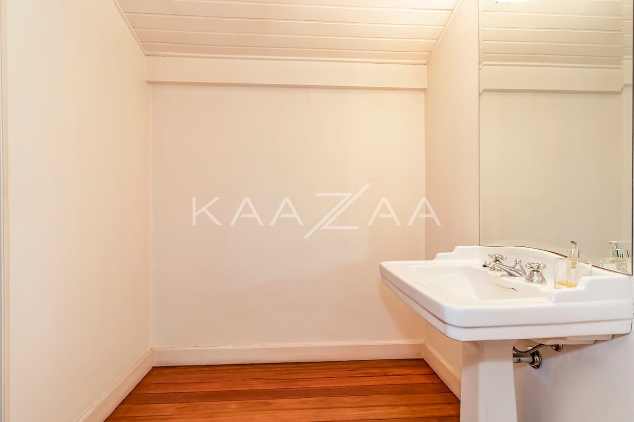 Casa exuberante com jardim e vista verde infinita. Em rua sossegada no Real Parque. - Foto 39