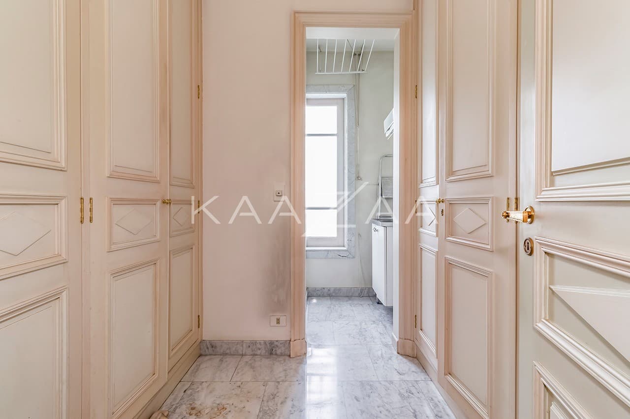 Casa exuberante com jardim e vista verde infinita. Em rua sossegada no Real Parque. - Foto 31