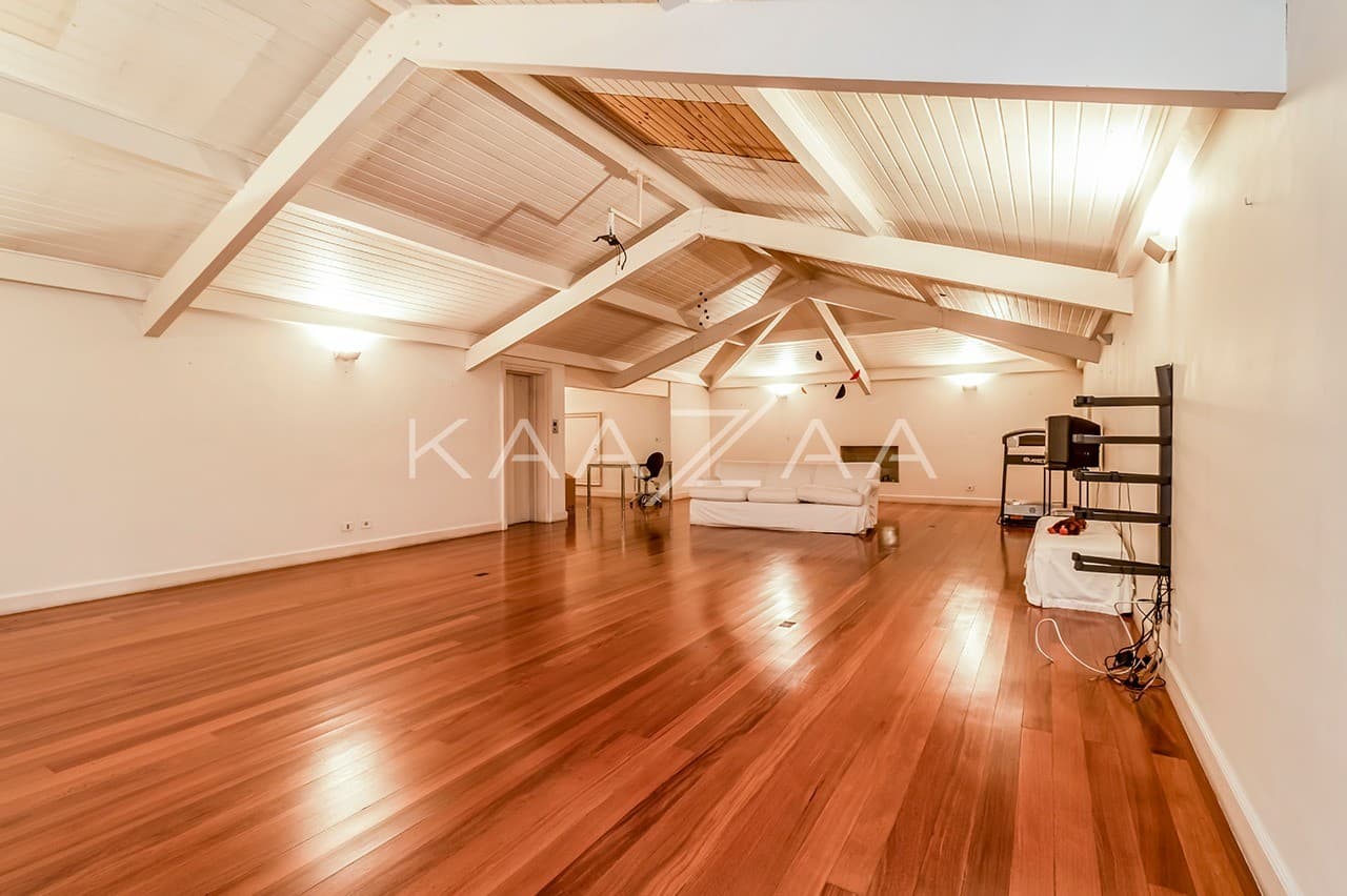 Casa exuberante com jardim e vista verde infinita. Em rua sossegada no Real Parque. - Foto 37