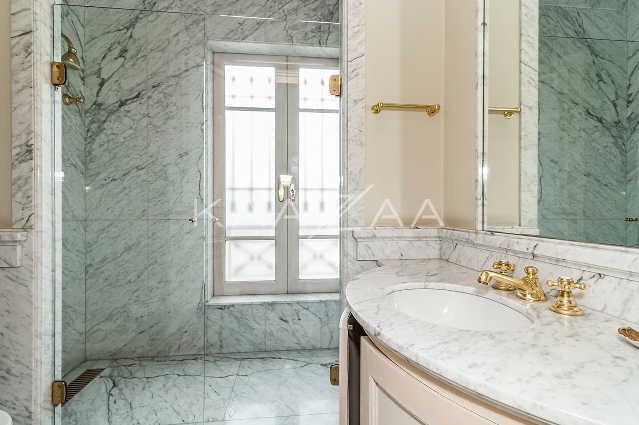 Casa exuberante com jardim e vista verde infinita. Em rua sossegada no Real Parque. - Foto 21