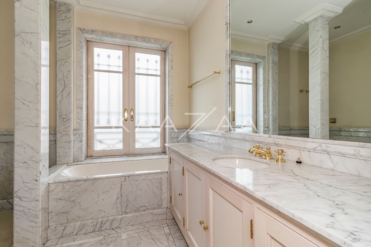 Casa exuberante com jardim e vista verde infinita. Em rua sossegada no Real Parque. - Foto 33