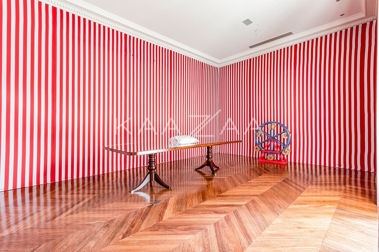 Casa exuberante com jardim e vista verde infinita. Em rua sossegada no Real Parque. - Foto 11