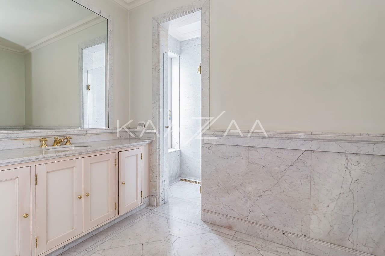 Casa exuberante com jardim e vista verde infinita. Em rua sossegada no Real Parque. - Foto 30