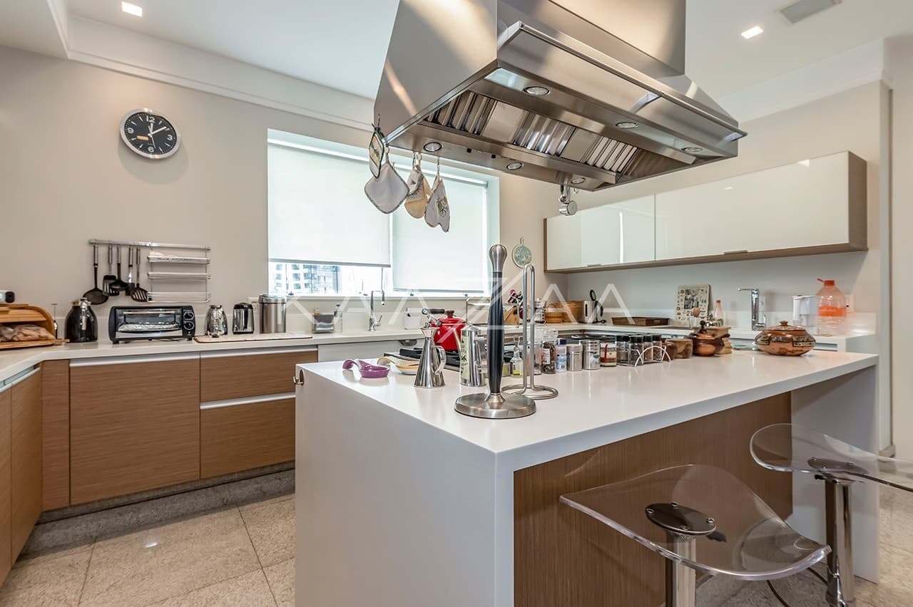 Aqui a sofisticação e infra estrutura são implacáveis. Belíssimo apartamento no Itaim Bibi. - Foto 13