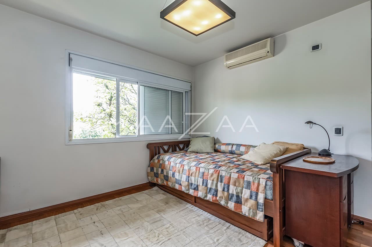 Um projeto autêntico, com espaços reformados e bem planejados. Casa triplex no Jardim Guedala. - Foto 41