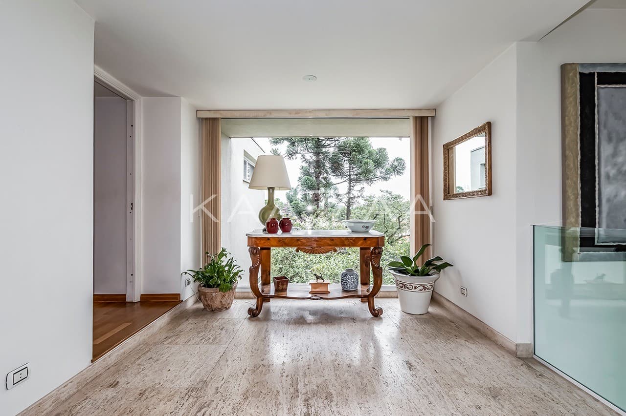 Um projeto autêntico, com espaços reformados e bem planejados. Casa triplex no Jardim Guedala. - Foto 13