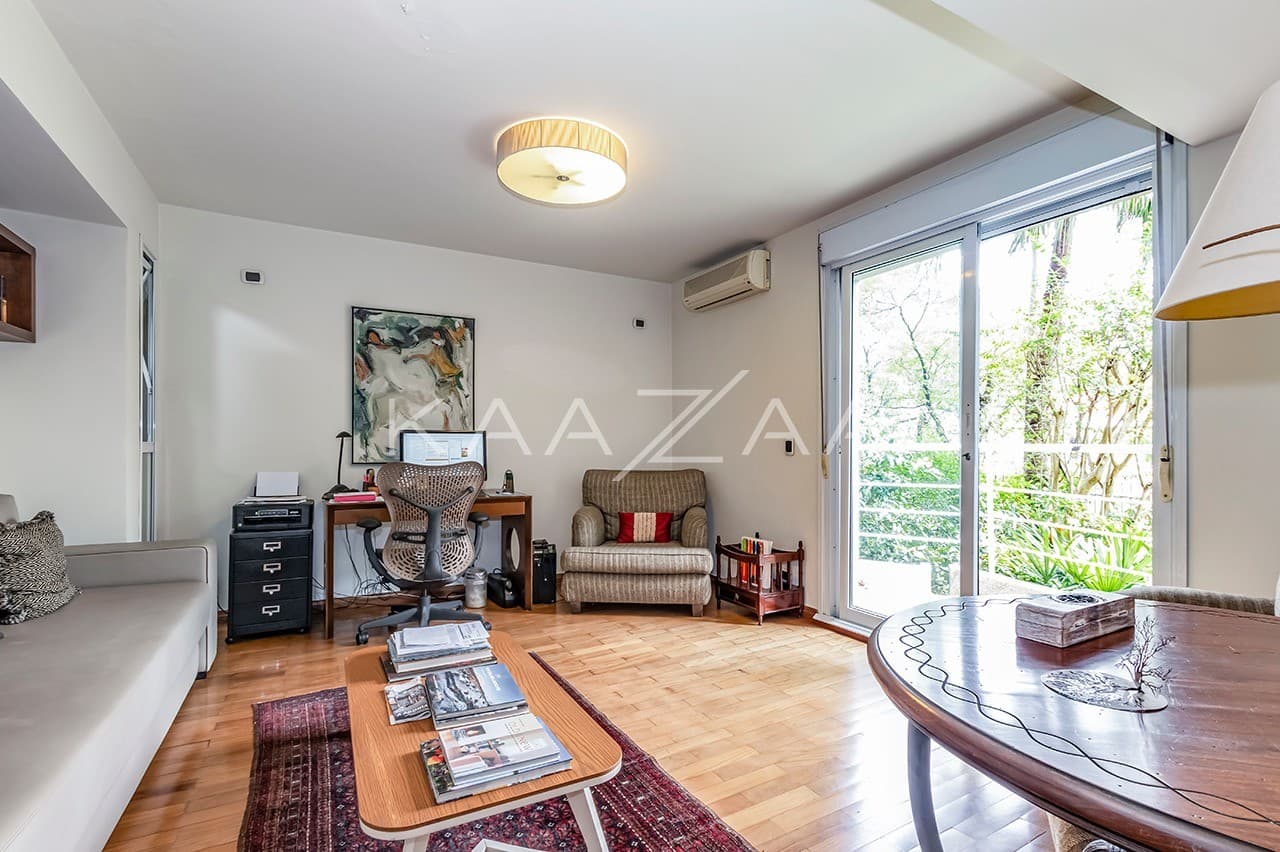 Um projeto autêntico, com espaços reformados e bem planejados. Casa triplex no Jardim Guedala. - Foto 31