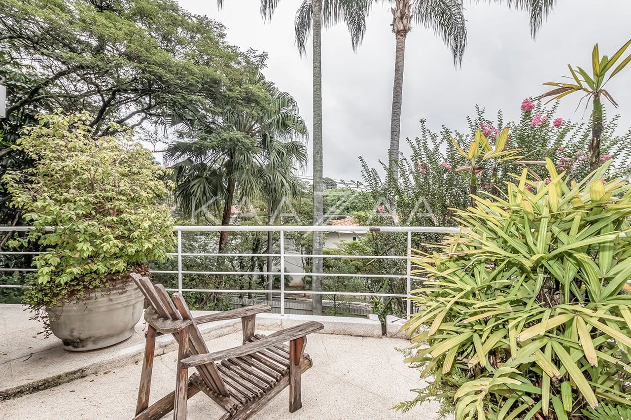 Um projeto autêntico, com espaços reformados e bem planejados. Casa triplex no Jardim Guedala. - Foto 35