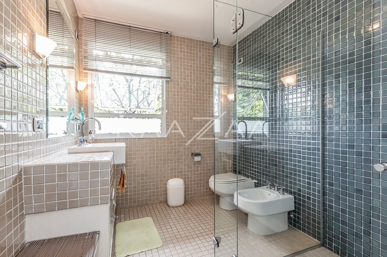 Um projeto autêntico, com espaços reformados e bem planejados. Casa triplex no Jardim Guedala. - Foto 42