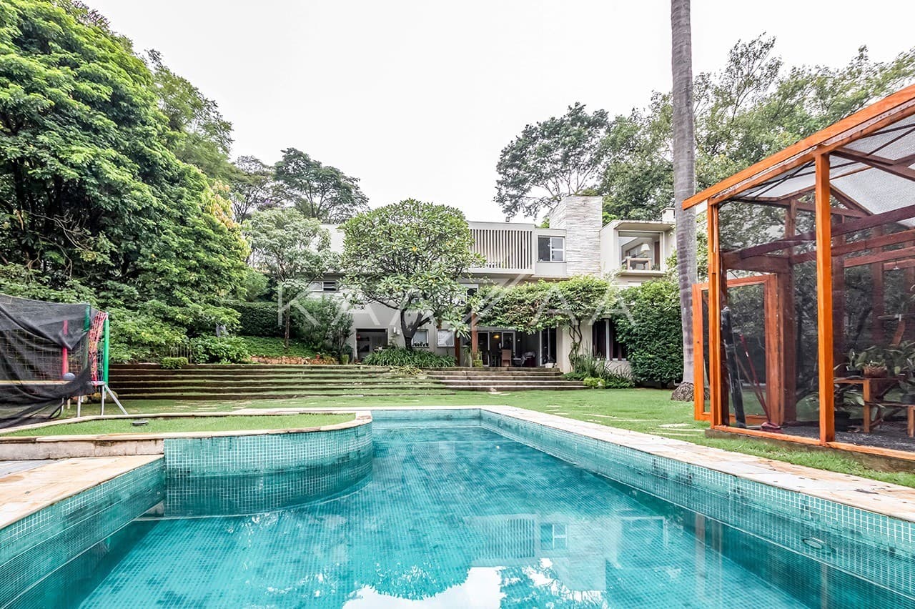 Um projeto autêntico, com espaços reformados e bem planejados. Casa triplex no Jardim Guedala. - Foto 1