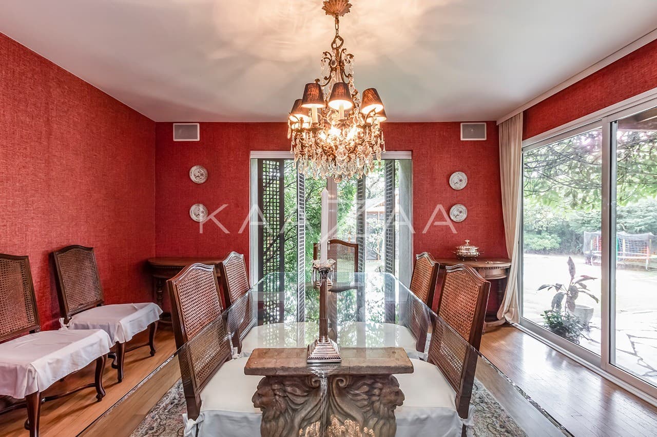 Um projeto autêntico, com espaços reformados e bem planejados. Casa triplex no Jardim Guedala. - Foto 26