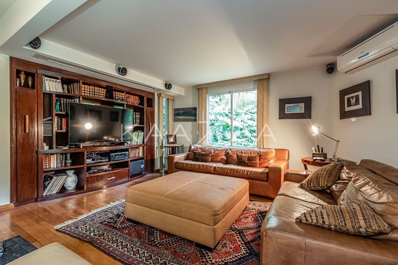 Um projeto autêntico, com espaços reformados e bem planejados. Casa triplex no Jardim Guedala. - Foto 23