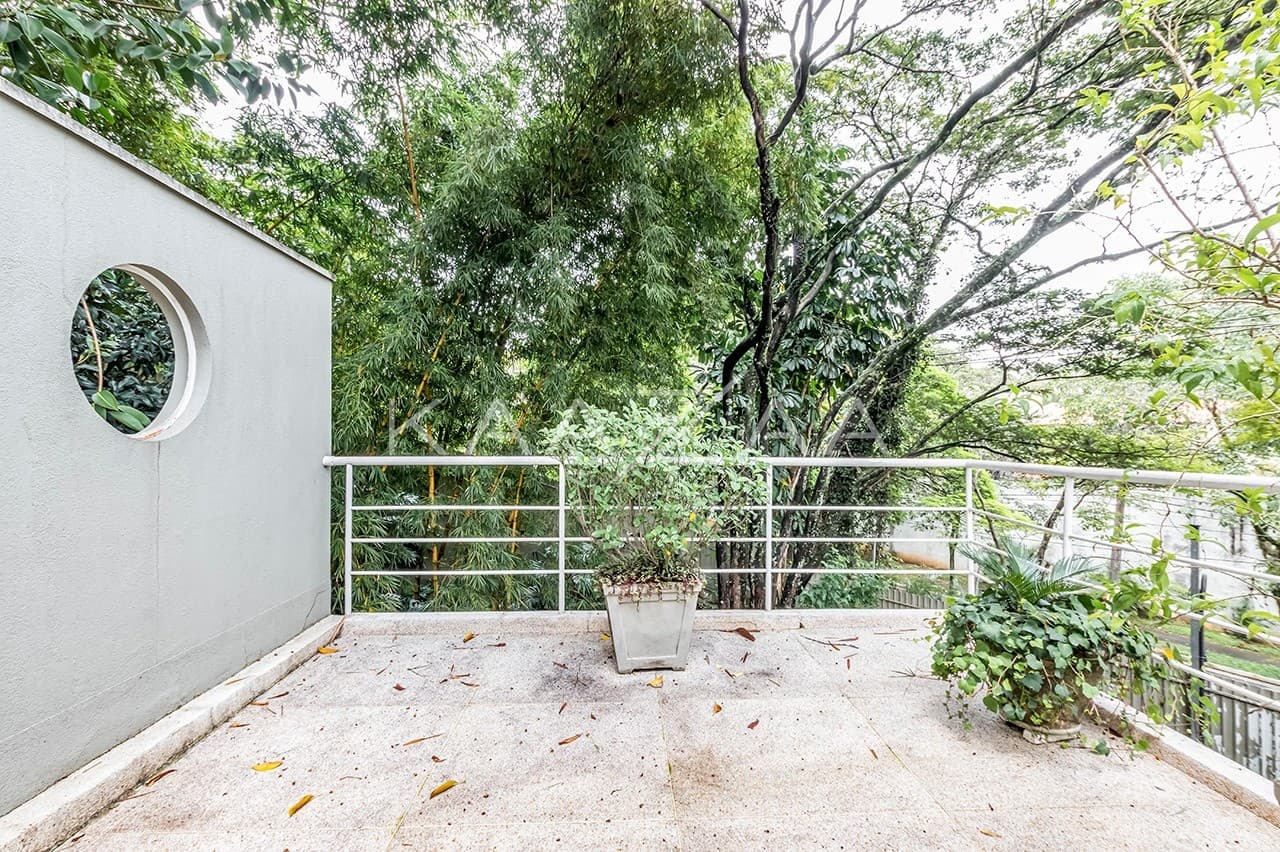 Um projeto autêntico, com espaços reformados e bem planejados. Casa triplex no Jardim Guedala. - Foto 8