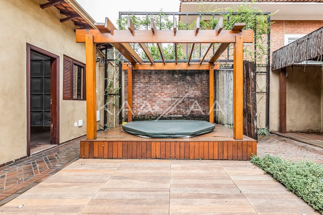 Belíssima casa reformada no Jardim Paulistano. Em ótima localização, a poucos metros da Faria Lima. - Foto 4