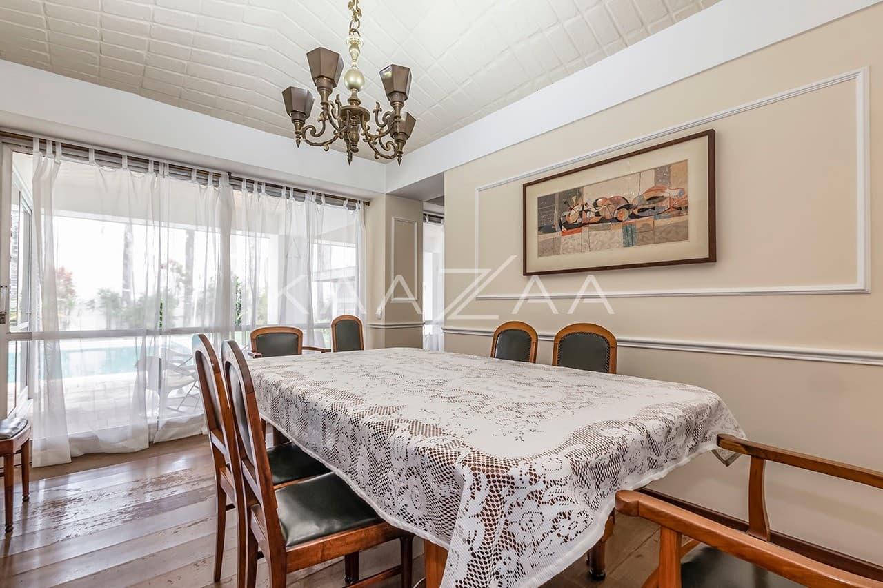 Jardim ensolarado, varanda gostosa e living espaçoso. Casa na Cidade Jardim. - Foto 11