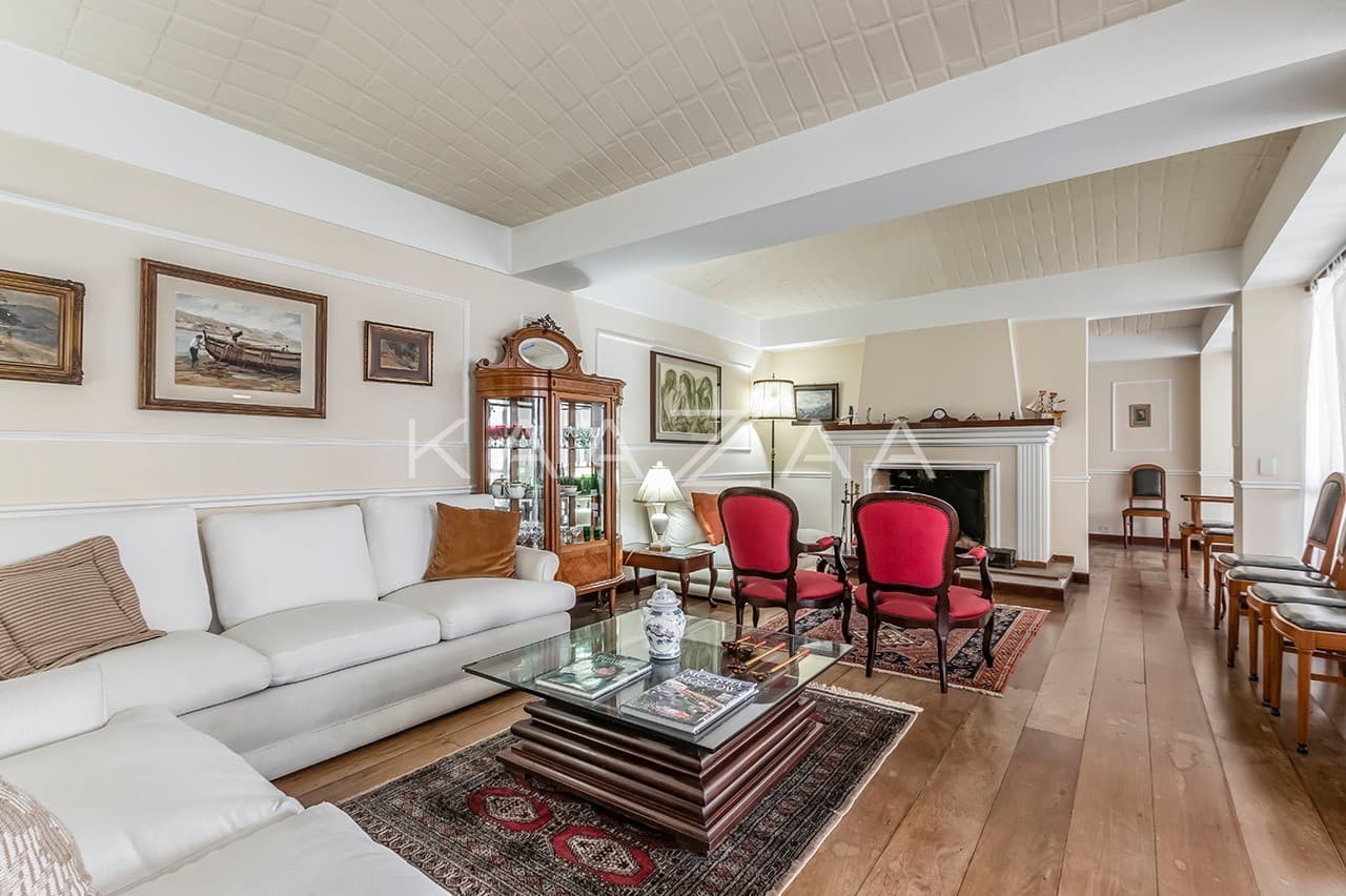 Jardim ensolarado, varanda gostosa e living espaçoso. Casa na Cidade Jardim. - Foto 7