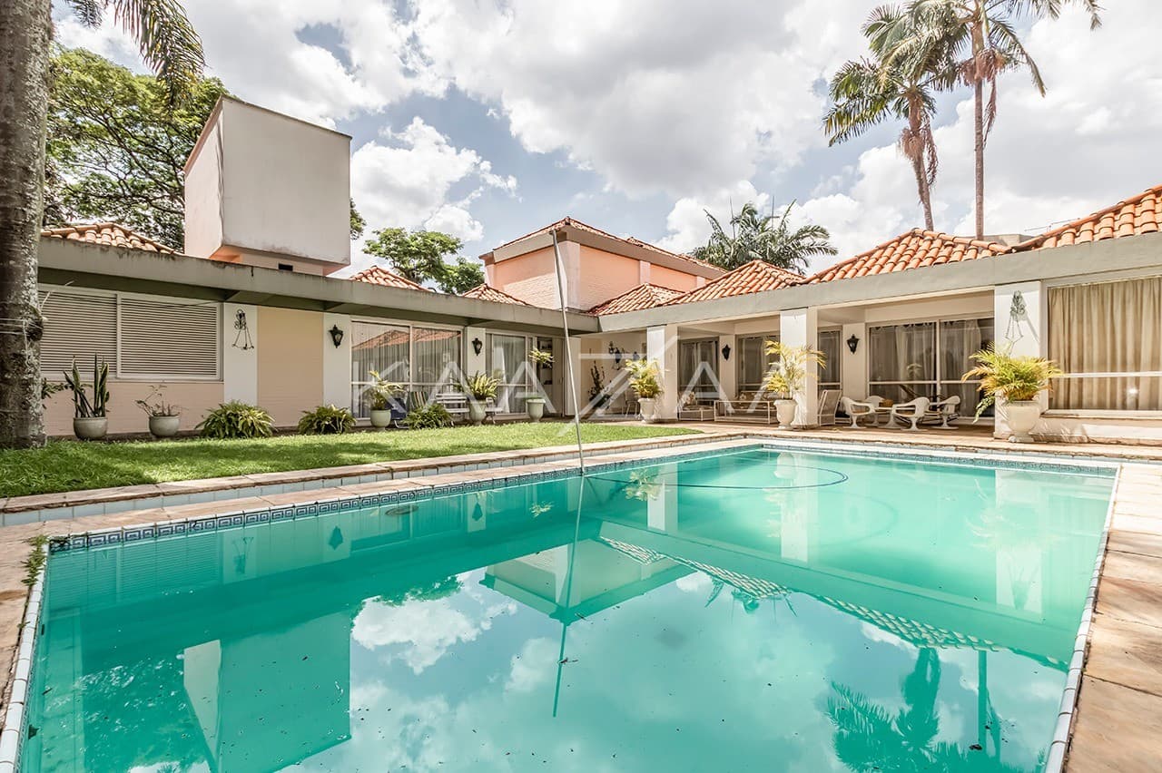 Jardim ensolarado, varanda gostosa e living espaçoso. Casa na Cidade Jardim. - Foto 1