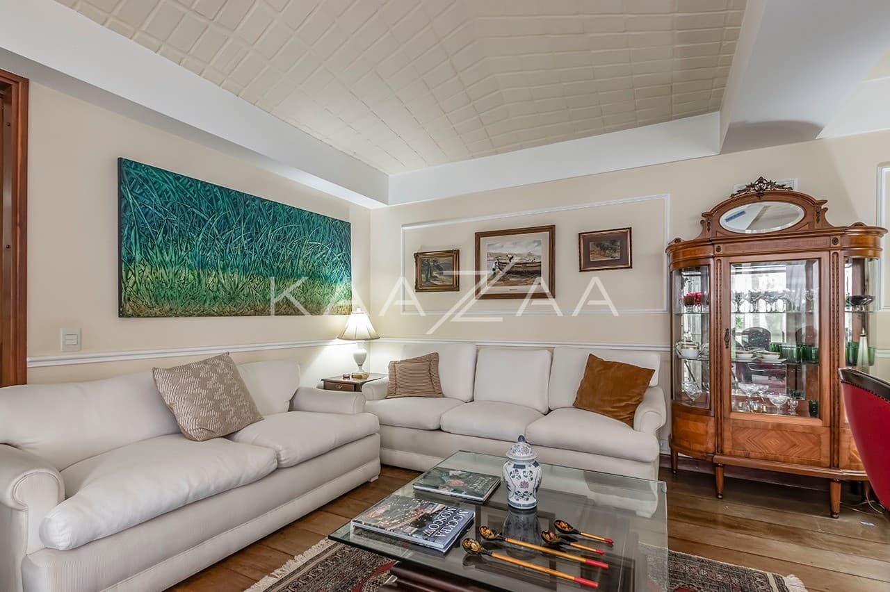 Jardim ensolarado, varanda gostosa e living espaçoso. Casa na Cidade Jardim. - Foto 6