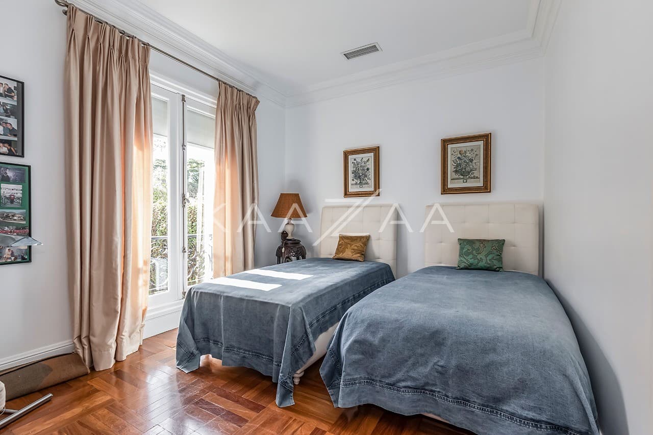 A estética clássica e impecável faz desta casa um lar exuberante. Na melhor localização da Cidade Jardim. - Foto 34