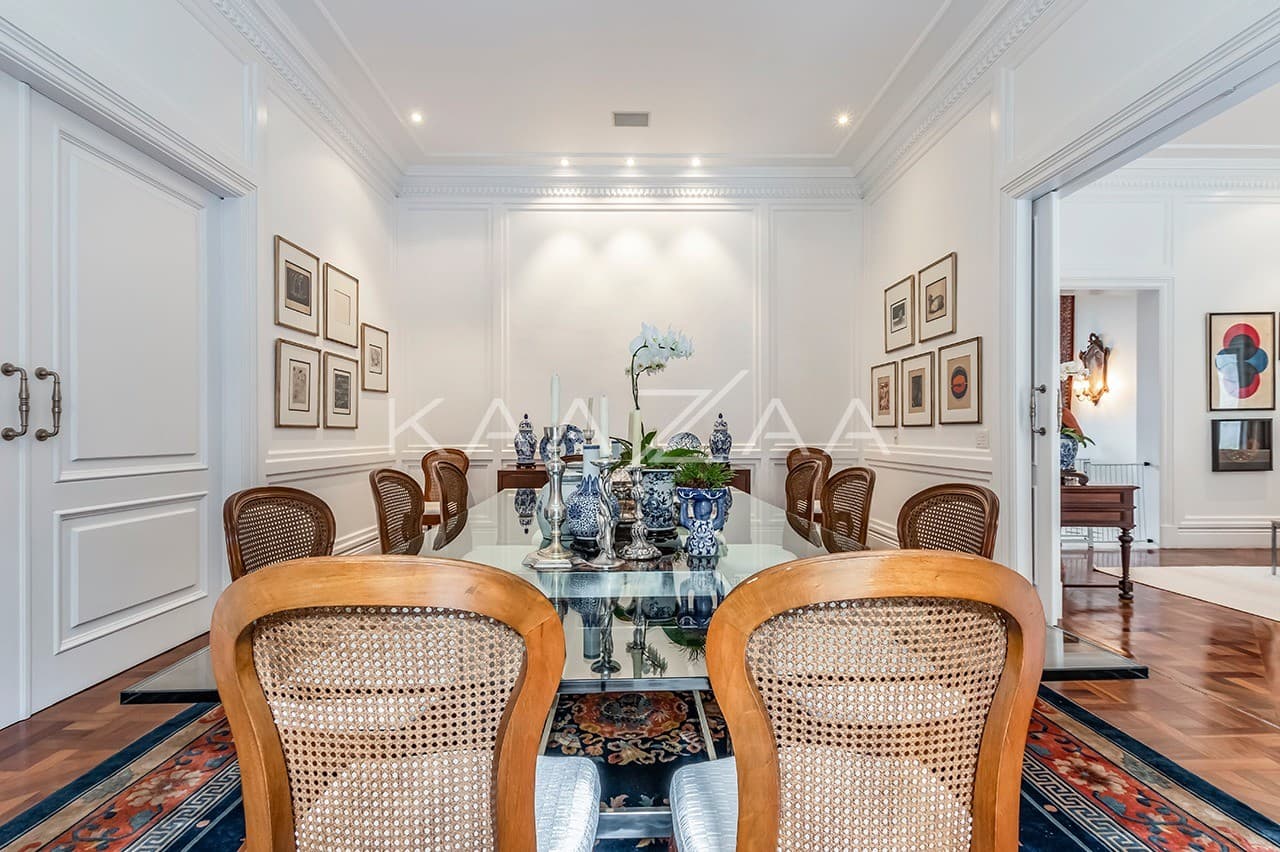 A estética clássica e impecável faz desta casa um lar exuberante. Na melhor localização da Cidade Jardim. - Foto 19