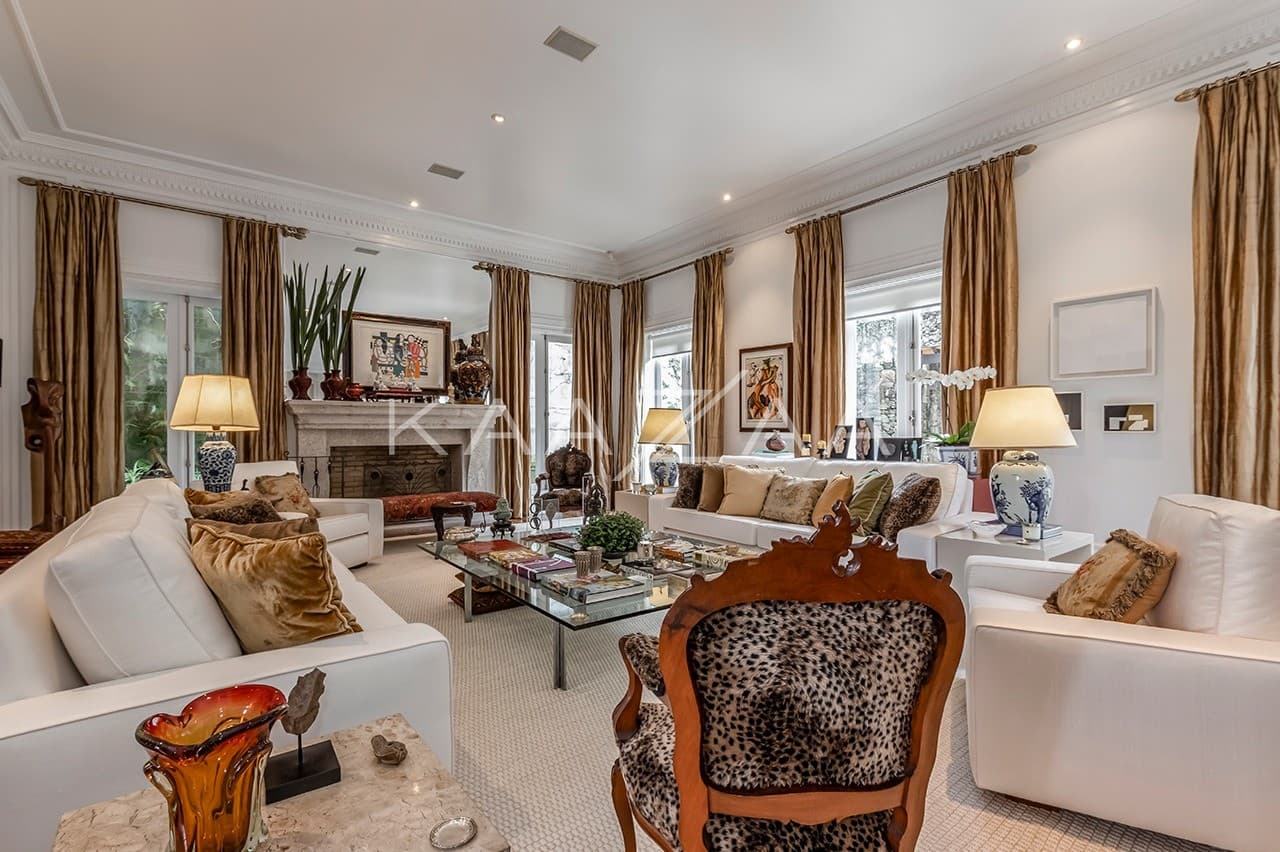 A estética clássica e impecável faz desta casa um lar exuberante. Na melhor localização da Cidade Jardim. - Foto 7