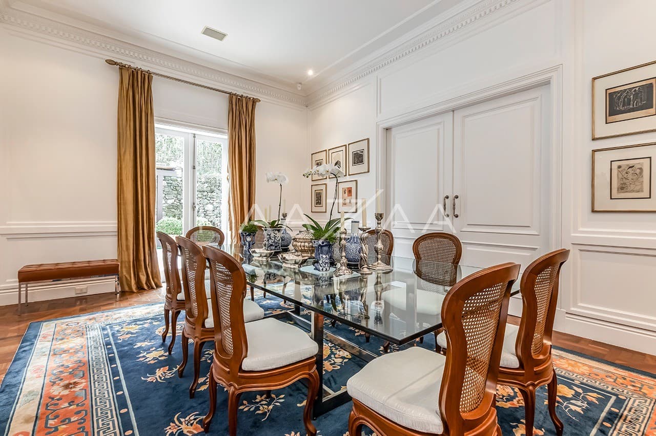 A estética clássica e impecável faz desta casa um lar exuberante. Na melhor localização da Cidade Jardim. - Foto 17