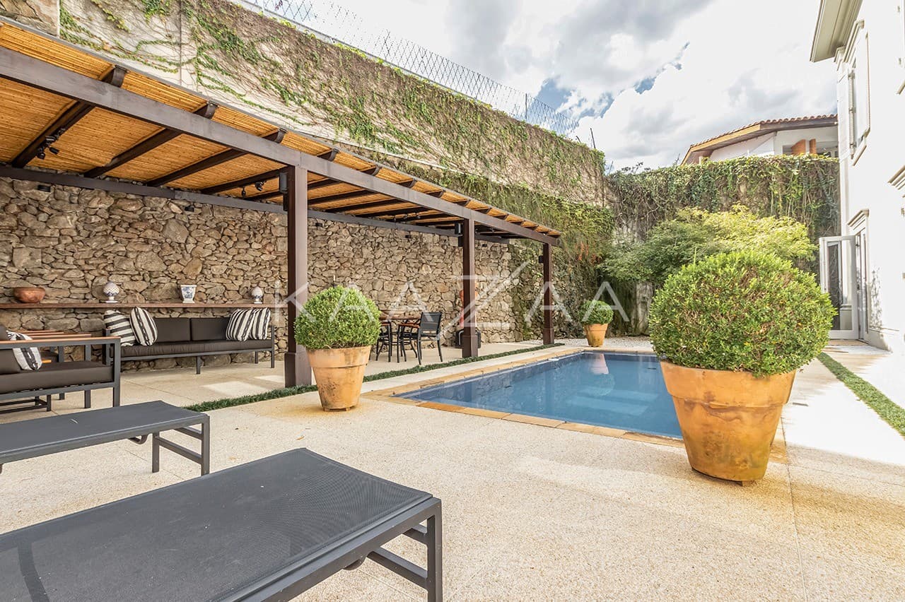 A estética clássica e impecável faz desta casa um lar exuberante. Na melhor localização da Cidade Jardim. - Foto 5