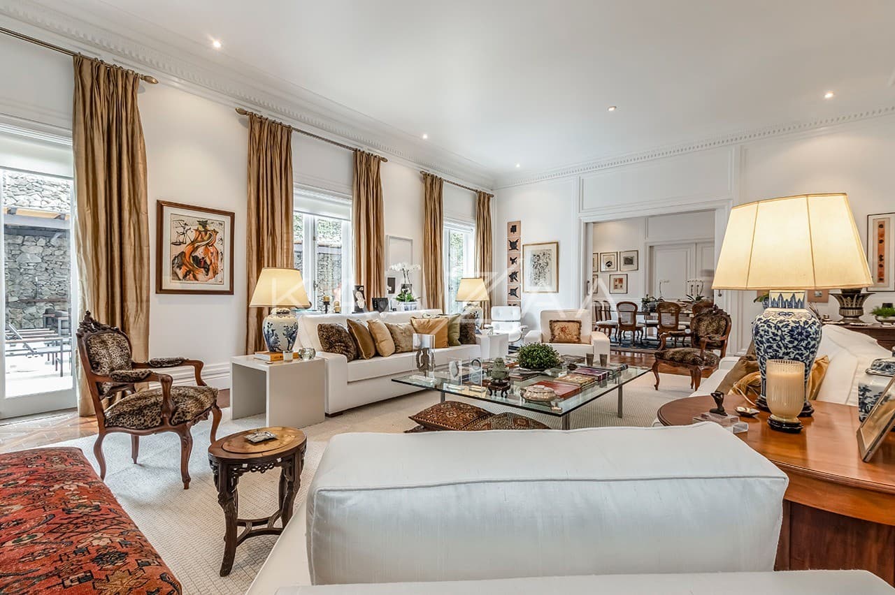 A estética clássica e impecável faz desta casa um lar exuberante. Na melhor localização da Cidade Jardim. - Foto 8